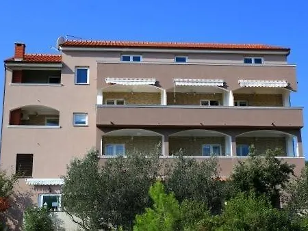 In With Seaview, Balcony, Air Condition, Wifi Kali
